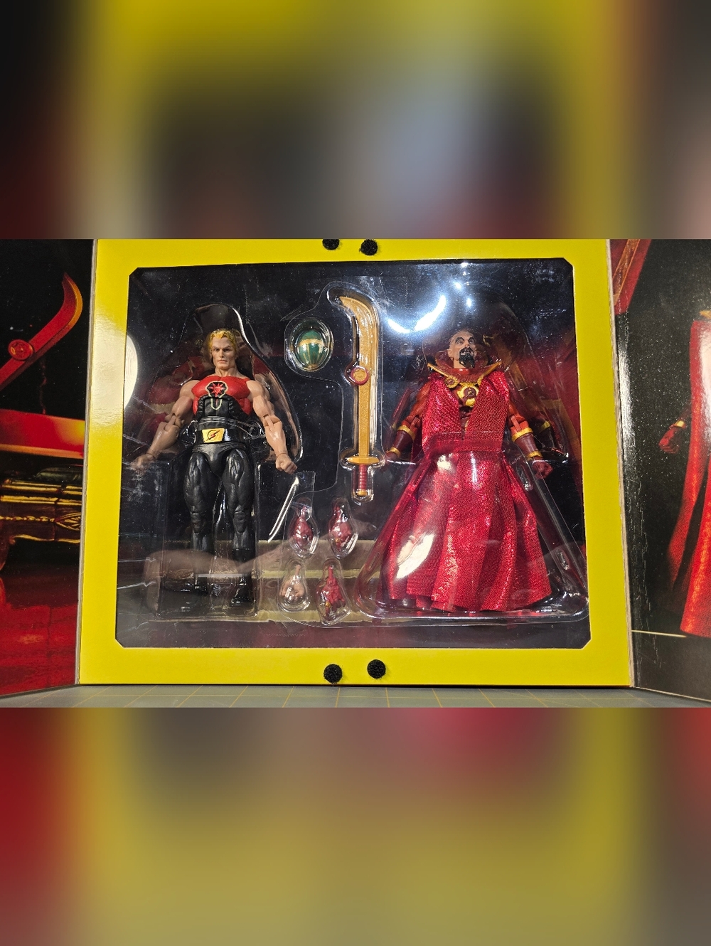 Flash Gordon & Ming The Merciless 2-Pack Action Figure Set - Picture 2 of 4